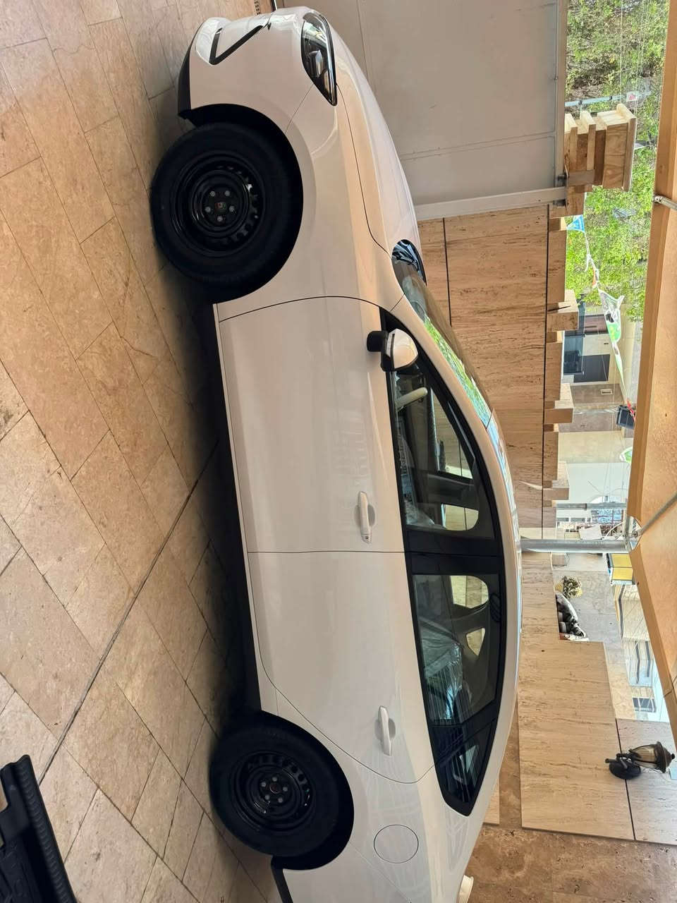 سلام عليكم سيل ٥فايف ماشيه ٢٢ الكلي سياره جديده كلش مغير ويلها موديل2025  سياره بيها ملاحض  طخه باب صدر صايره رصعه بعدها مامصلحه وبيها رصعه خفيف بل جنطه كلهن موضحات بل صور وسونارها موجود وكلشي واضح ب صور كدام عينك مكاني شارع فلسطين السعر19 وبيها مجال قليل حك جيتك فقط وماكو هيج سعر بهيج نضافه ***********
