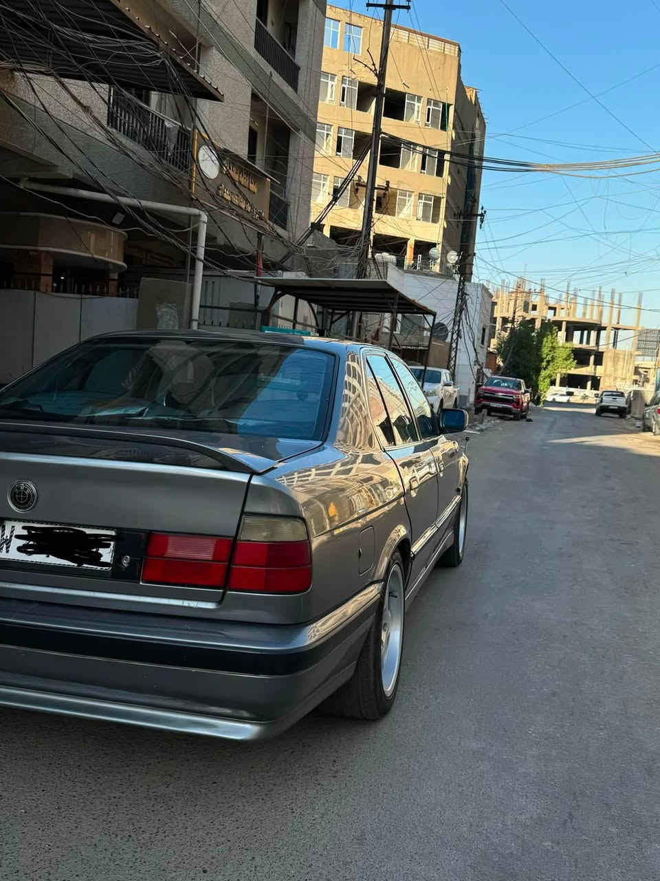 صلُ على محمد وال محمد
Bmw 525 

محرك مسكر عدل كفالة مشروط شرط تفصخة بيدك اذا مو ستيل متاخذة واذا مو كلشي جديد واصلي شرط متفتح بنيد الگير خير من الله ياباني 

السيارة وارد يابان كشنات جلد تحكم كهرباء بلكامل 

السيارة مابيها اي مصروف فقط التبريد ينرادلة غاز و  الصدر خير من الله 

عليها منضومة زنون عالي ناصي وكت كامل M دعاميات دركة على ويل وتايرات جدد السيارة فقط صبغ عام بدون ضرر بدون خياس ترايها كلش ناعم والسيارة ناصبة 

اخوان اروحلكم فدوة السيارة والله مصروف عليها هواي ومرتبها على ايدي السيارة بأسمي هزة شهر ال٧ رقم بغداد تحويل ثاني يوم *********** واسف على الاطالة 

السعر ٧٥ ورقة ومجال بسيط واني بخدمتكم

