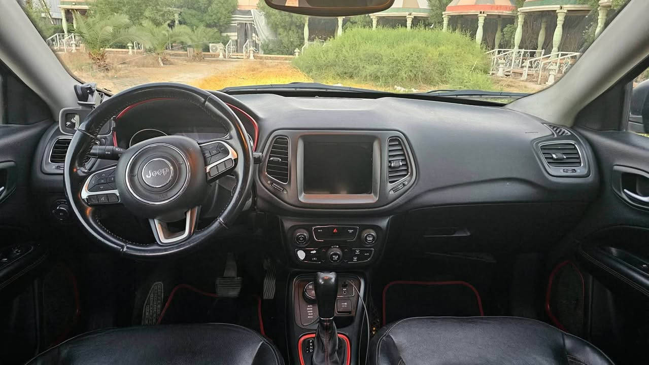 🚗 جيب كومباس تريل هوك (Jeep Compass Trailhawk) موديل 2020 للبيع
اللون: سلفر تو كلر (Silver Two-Color)
​المحرك: 2400 سي سي (2.4L) - 4 سلندر
​المسافة المقطوعة : 72,000 كم فقط
​اللوحة : بابل، خصوصي (السيارة باسمي)
​الصبغ/الأجزاء المطلية: قطعة واحدة فقط
الحادث : سطحي + صور الحادث مرفقة بالمنشور
​الداخلية: مقاعد نصف جلد (عدد المقاعد: 5)
​الموقع: السماوة
​💰 السعر: ​145$
​📞 للاستفسار والتواصل: ***********
