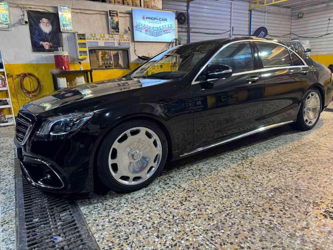 للبيع او مراوس 
السلام عليكم اخوان مارسيدس s350 ديزل محرك 6 سلندر موديل 2015 باب طويل وارد الماني 6 فصوص فوووول الفول 
رادار امامي وجانبي
بانوراما
داتاشو 
كامرات 360
قياده اليه 
مساج كشنات 
اوتوبارك 
5 بردات 
شاشات خلفيه 
كشنات تدفئه تبريد 
تحويل ثاني يوم السيارت جاهزه وبدون اي نقص السعر 26000 الف وبيها مجال للاستفسار الاتصال ع ***********
