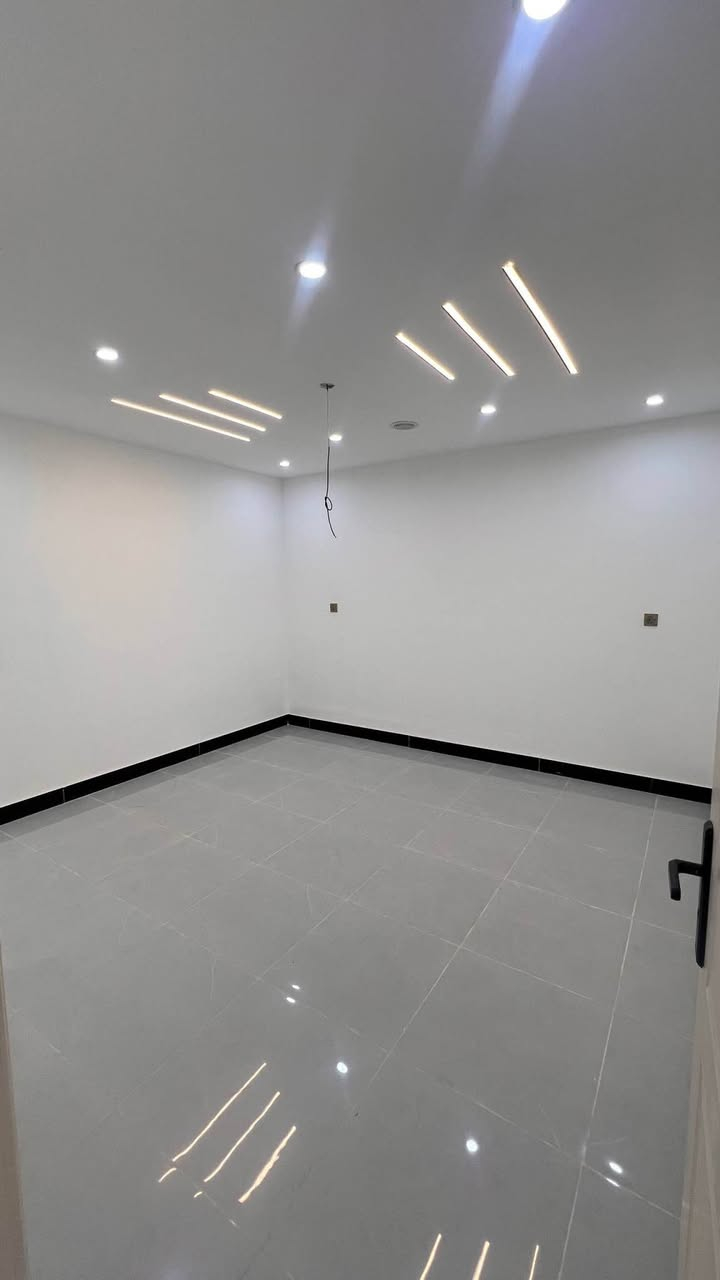 #مجمع_مهندسين في اربيل
منزل للبيع زيرو 
200م
طابقين
حديقة
استقبال 
مطبخ حار وبارد 
6غرف نوم
تمليك طابو 
——————-
للتواصل 📞 ***********
**************
في حال لم يتوافق العقار مع رغبتكم او لم يكن بقدر امكانيتكم زوروا موقعنا على تلكرام للتصفح على اكثر عدد من العقارات المتوفرة 
https://t.me/muhemenalkhalid أربيل, العراق
