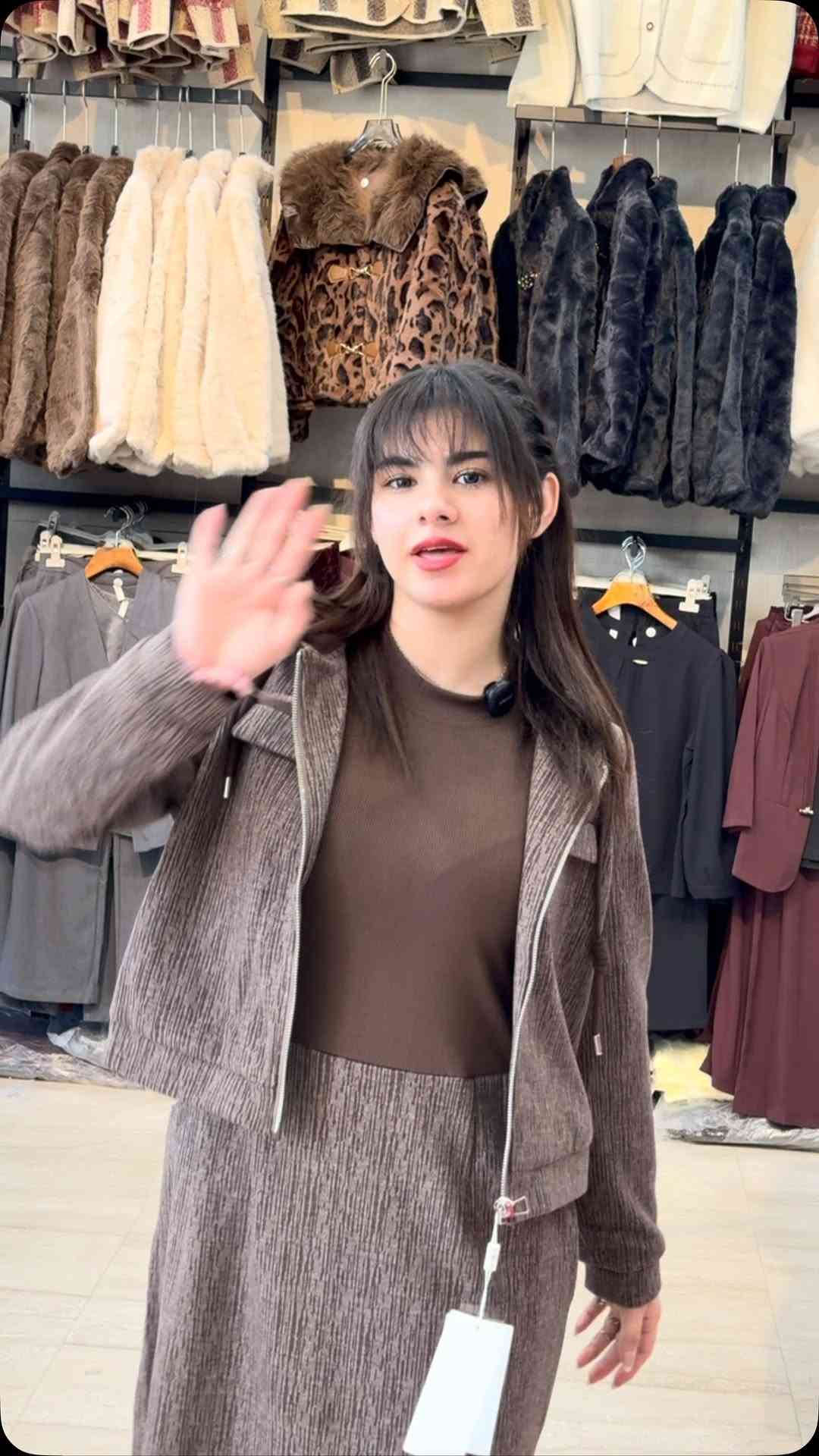 ملابس • للبيع • بدون تفاصيل