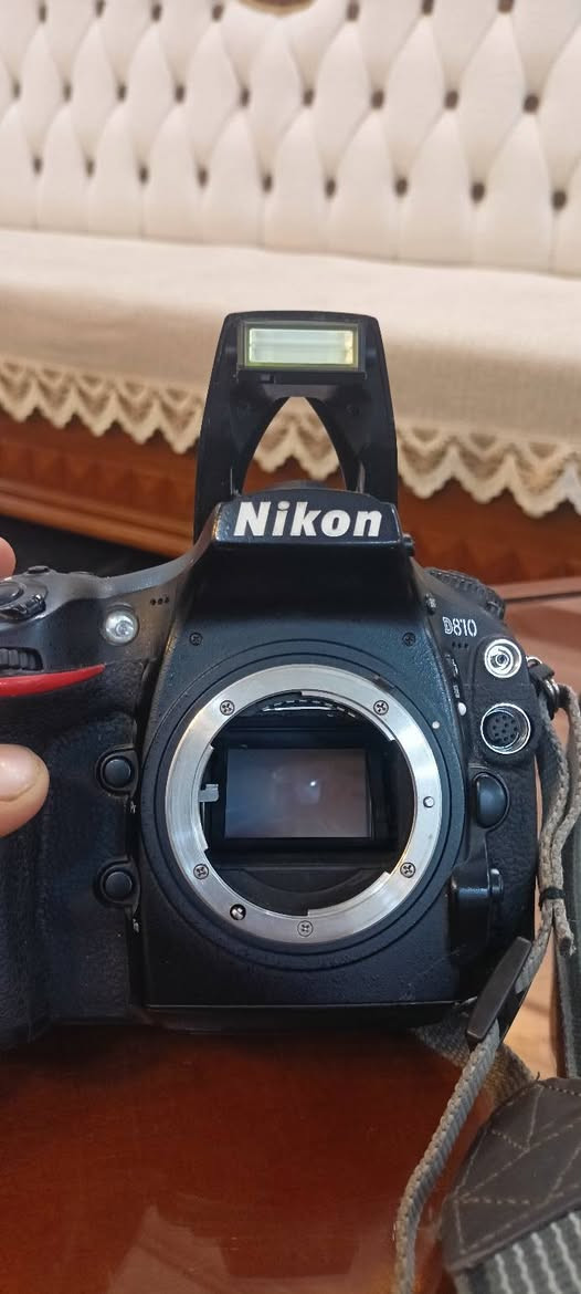 بدي ♕ نيكون( D810 ‌‌)« فول فريم النضافه 98بل /100 الشتر 40كي ملحقاته كدام لعين من ضمن الملحقات جنطه عنواني موصل حي التنك شارع 20 السعر 525  بيع متوازي   الشراي يتصل علا هاي الرقم ***********
