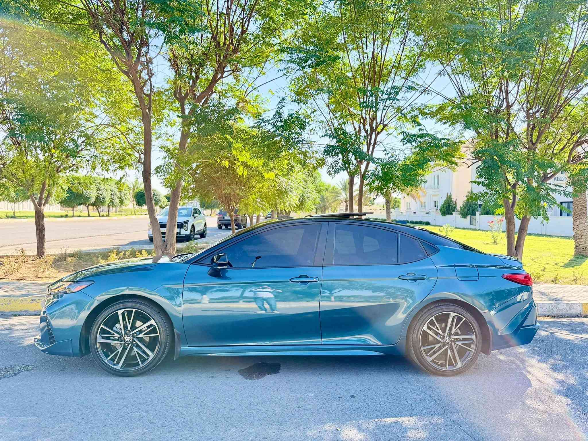 تويوتا كامري XSE موديل 2025🐎

• وارد أمريكي
• محرك 2.5 لتر هايبرد
• الممشى 6  ألف ميل
• اللون فيروزي مع سقف أسود
• داخلية جلد أسود
• مقاعد كهربائية مع تدفئة وتبريد
• جنوط 19 إنچ
• سقف بانوراما
• تدفئة دركسون
• شحن لاسلكي
• تشغيل عن بُعد
• شاشة كبيرة مع Apple CarPlay
• عدادات رقمية
• داتاشو Head-Up Display
• 5 كاميرات
• رادار أمامي وخلفي وجانبي
• حساسات أمامية وخلفية
• مثبت سرعة متكيف
• مساعد وتثبيت المسار
• أنظمة أمان وتصادم أمامية
• تبريد قطعتين
• بدون إيرباك
• جاملغ وباب امامي و شويه من الجاملغ الخلفي بدون دواخل بدون ايرباك
 مكان اربيل
***********
