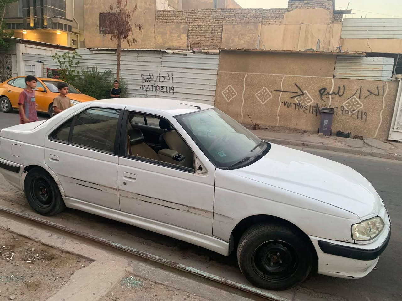 السلام عليكم سياره للبيع بيجو سيارة نظيفه مديل ٢٢ السيارة عليها غرامه ٣ملاين و٨٥٠  سعر السيارة ٤ ملاين الغرامه علّ مشتريّ الاتصال على الرقم ‭***********‬ بس رصيد
