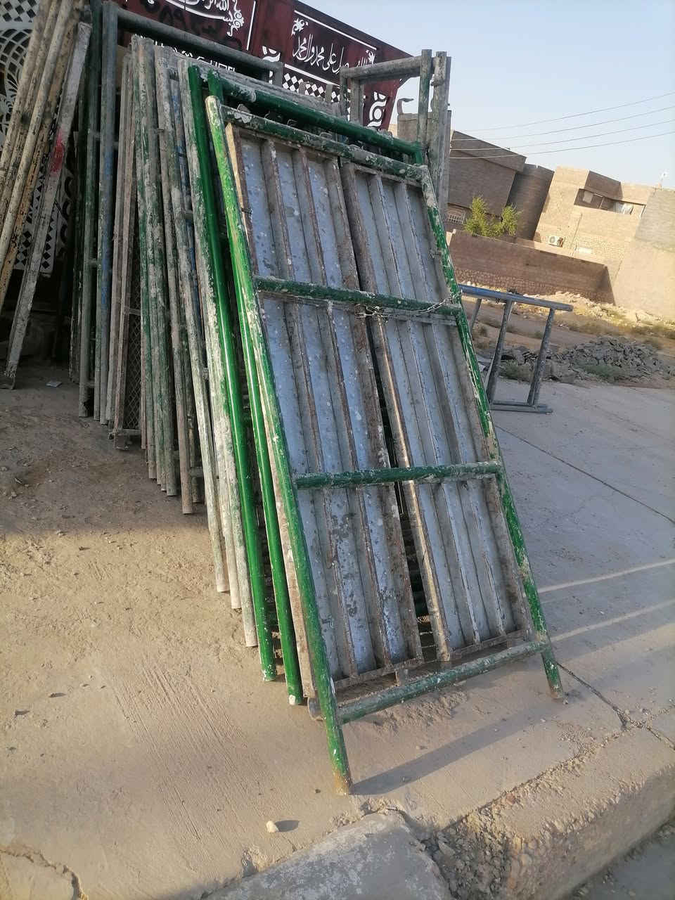 يوجد لدينا سكلات البيع مكان حديثه حي العسكري قرب اذاعه رقم الهاتف ***********
