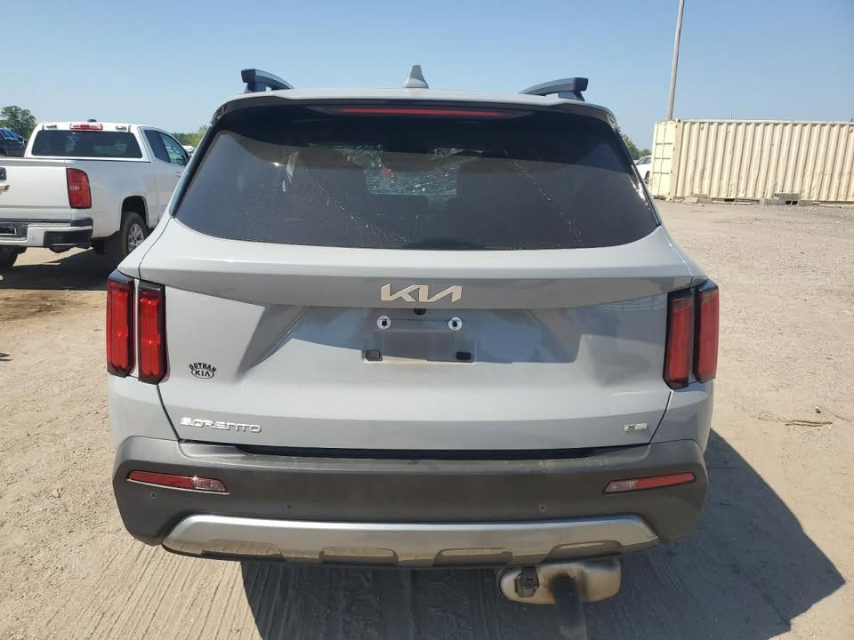 🚘 للبيع كيا سورينتو 2023 — SX أمريكي

▪️ محرك 2500 تيربو، 4 سلندر بقوة 281 حصان.
▪️ دفع رباعي AWD.
▪️ گير 8 سرعات.
▪️ لون رصاصي وداخلية بلون تان.
▪️ سقف بانوراما ورنكات 20 إنج.

📍 مكان: اربيل
🛣️ الممشى الحالي: 80 الف كم
🔧 تفاصيل الحادث والصبغ والتصليح موجودات بالصور قطعتين تبديل واربعة بارد بدون دواخل
💵 السعر: 168 ورقة وبيها مجال
📞 للاستفسار والتواصل: ***********

نص مكتوب في الصور:
- 53758685