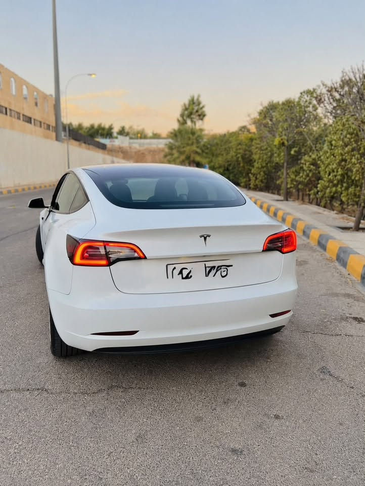 tesla
model 3
2022
تك ماطور
تمشي بالشحنه 425 كم
ماشيه 45000 ميل
السياره فعال بيها السوبر جارج (الشحن السريع)
السياره فعاله جميع انظمتها رادارات وحساسات
والاوتو بايلوت (القيادة الذاتيه)
السياره اونلاين وعليها جميع التحديثات واللغه العربيه
السياره فعال بيها التطبيق الاصلي مالتها الاحمر
السياره بيها ملف بوكالة الاردن وناجحة من كل الامور
السياره حادثها بنيد ودعاميه مبدل اصلي نفس اللون 
بدون قطرة صبغ كفاله عامه
رقم بغداد بأسمي تحويل ثاني يوم
السعر 155 ورقه
***********
