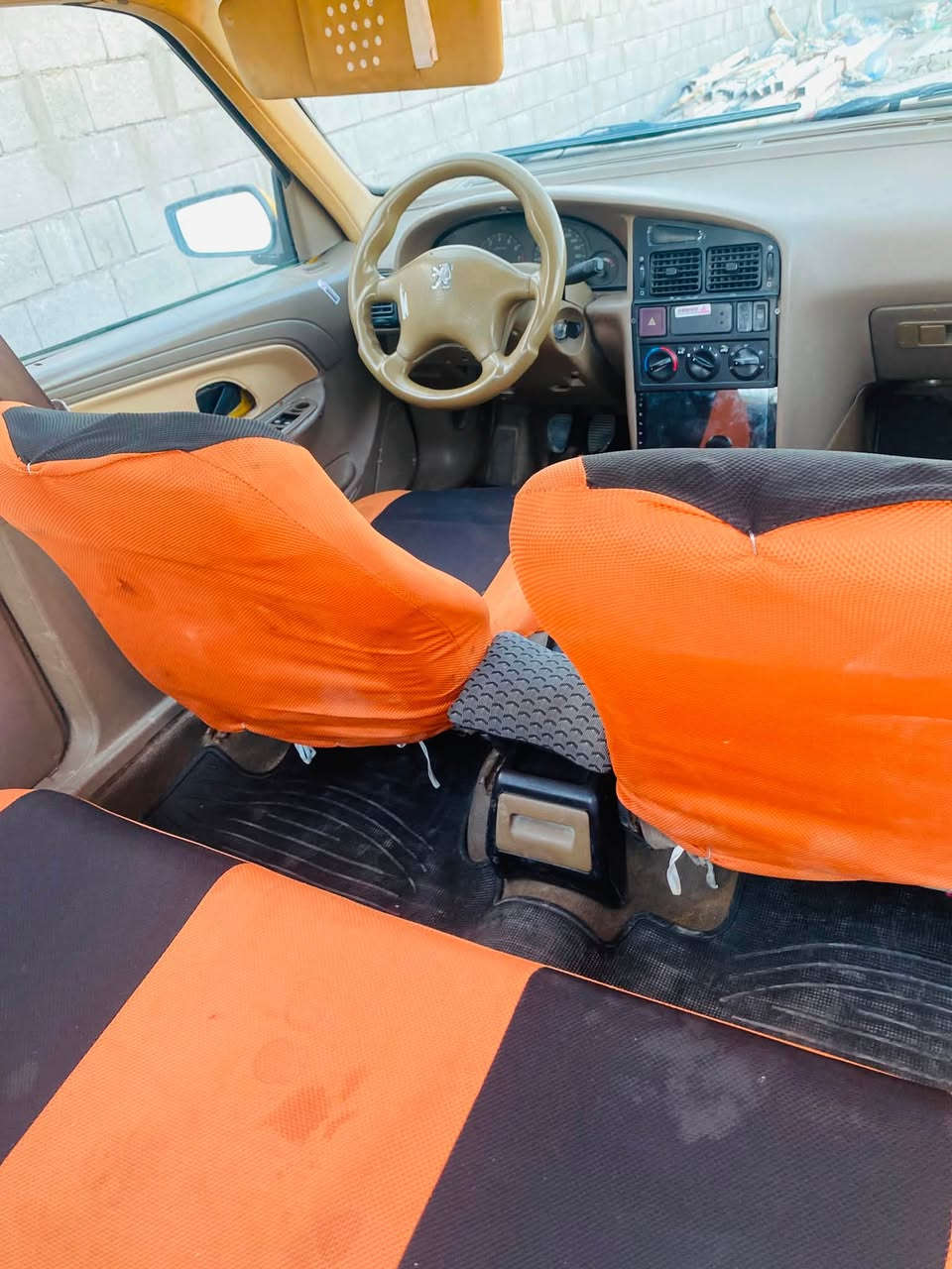 بيجو 405 موديل 12 رقم نكلزي بسمي مصفره كيره مكينه تبريد حداديه خير من الله ***********

