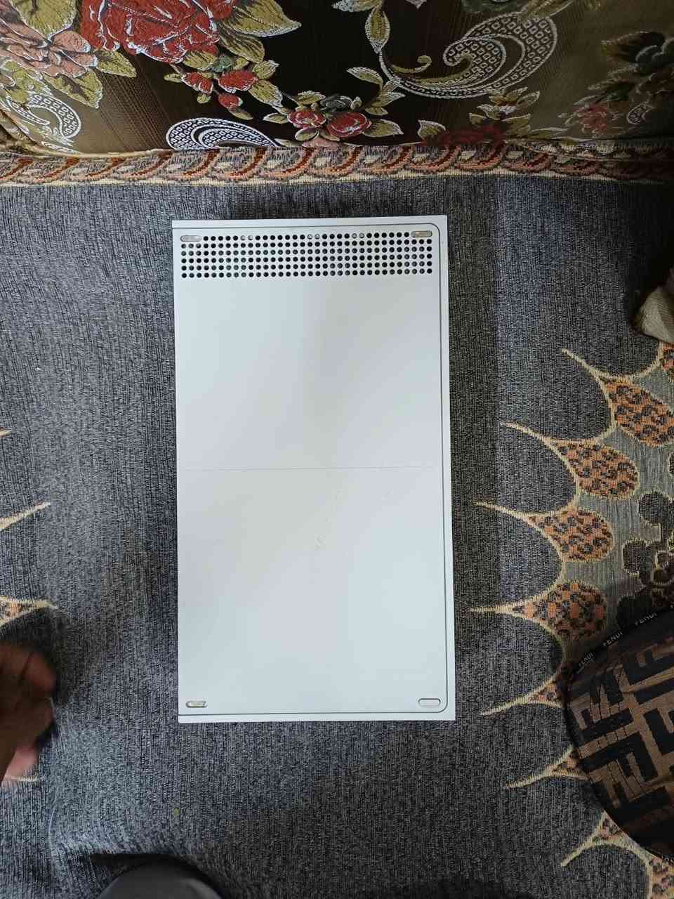 السلام عليكم
اكس بوكس سيريس اس 
512كيكا
مامفتوح
كامل ملحقات الاصلية 
شاشه كيمنك 
120فريم
فول HD
كيبورد ميكانيكي
ماوس+ماوس باد
العنوان بغداد الشعب
السعر550وبي مجال 
واتساب***********
