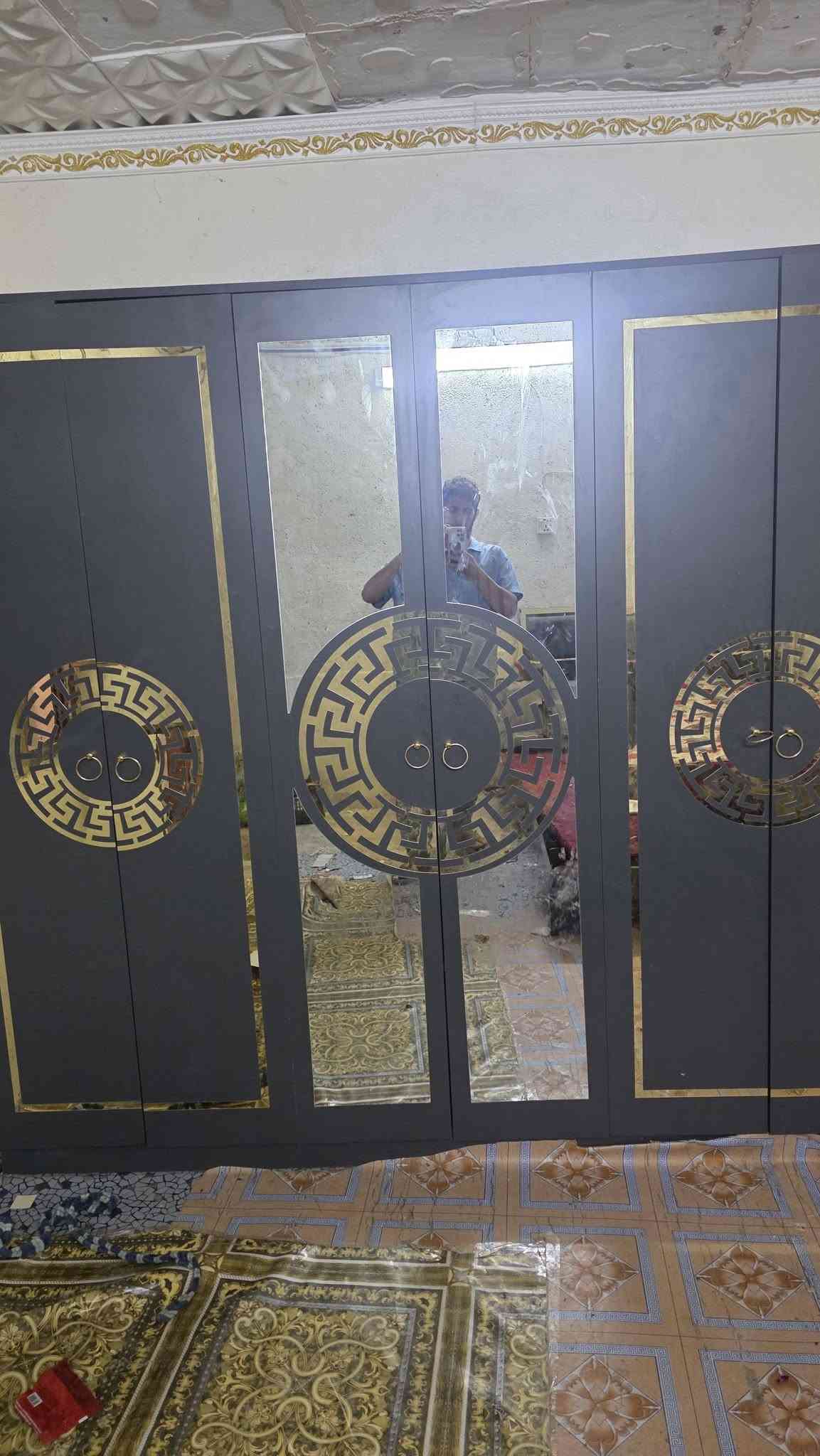 كاونتر تسكام شرط الطول ٣ متر طابقين وياء سنك مرمر 
كنتور وياء جرباي نضيف كلش ***********
