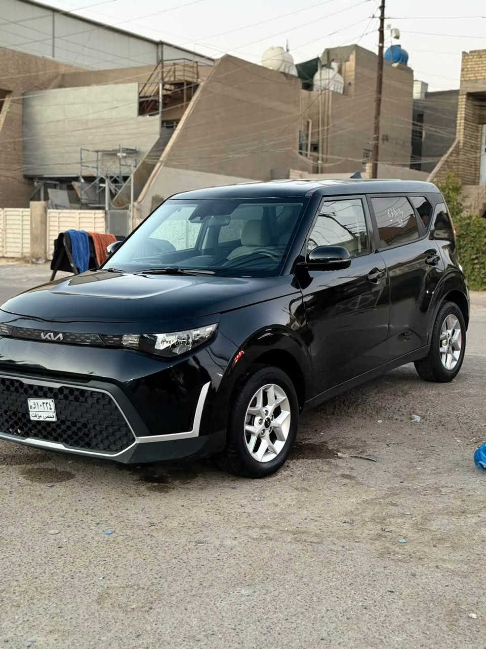 السلام عليكم 
🚗 للبيع كيا سول 2025 | LX

🔥 وارد أمريكي

🔹 الموديل: 2025
🔹 الفئة: LX
🔹 المحرك: 2.0 
🔹 الممشى: 200,000 كيلو 
🔹 كير مكينه صدر تبريد مكفولات كفاله عامه 
🔹 الحالة: جيدة جداً
🔹 ناقل حركة أوتوماتيك
🔹 السيارة جاهزة للفحص 
🔹السياره مناقصه برغي واحد 
🔹بيه صبغ 3 قطع بنيد وجاملغ وباب شويه بل كصه مال قماره 
🔹يرباك بيه ستيرن وتكمه 
🔹السياره ترقم بغداد باسمي لمنفيس 
💰 السعر: 140 ورقة وبيه مجال 

📍 مكان السياره بغداد العامرية 

📞 للتواصل: ***********
