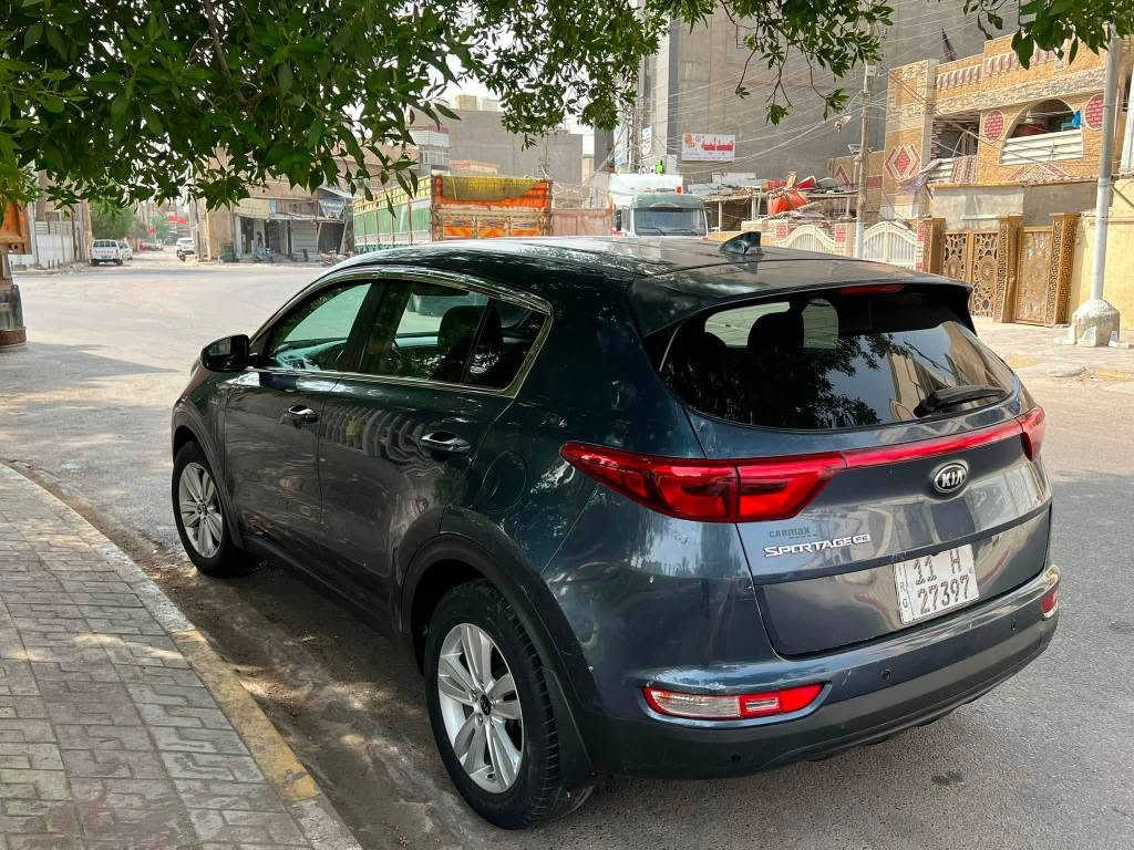 كيا سبورتج لون نيلي موديل 2018 بغداد  هزه وفحص جديدة تحويل ثاني يوم  سياره جاهزه كير محرك تبريد ثلج صدر جديد السعر  124$ جداً مناسب 
***********  وات ساب 
#الضرر : بنيد وجاملغ بدون دواخل 

#المواصفات :
▪️السيارة : كيا سبورتج
▪️الموديل : 2018
▪️المحرك: 2.4L (اربعة سلندر)
▪️العداد: 51 الف  حقيقي
▪️حجم الويل: ويل كب حجم 18 مع طقم تايرات بحالة ممتازة
▪️غرفة السيارة : كشنات السيارة جلد رصاصي واسود 
▪️لايتات زينون مع كشافات دعامية
▪️شاشة الدشبول حجم كبير
▪️قطعتين تبريد امامي وخلفي
▪️رادار امامي
▪️رادار جانبي
▪️ثلاث وضعيات قيادة
▪️سستم صوت 
▪️تحكم ستيرن جهتين بلوتوث وحاكية وكروس سرعة وتحكم صوت 
▪️نظام ABS مانع انزلاق بغداد, العراق
