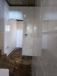 اسطه سيراميك • جداري • متفرغ