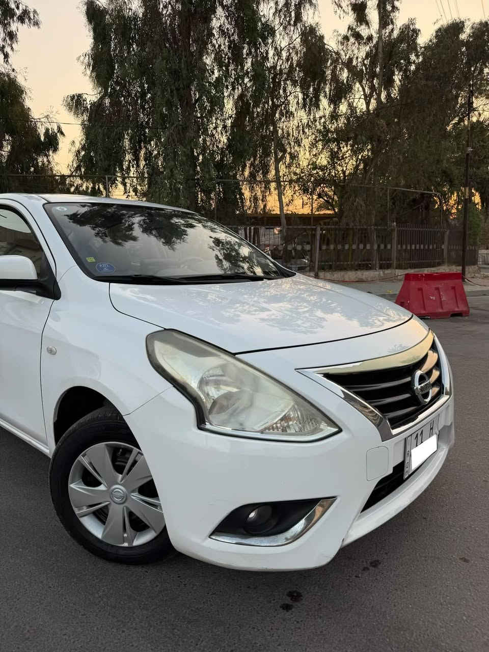 السلام عليكم 
سني 2019 
بغداد باسمي 
موصفات 
شاشه 
حساسات
كامره 
تحكمات ستيرن
شاشه اعطال 
جام كهرباء 
يعني موصفات السني 
ماشيه 80 كيلو

عليها ادامه كامله من زيوت وفلاتر وتخم تاير جديد يعني كلشي متصرف عليها كشناتها البلاديه جديده لان مدوشمه 

سياره حلوه الحمدلله 
مكفوله من ضربه وصبغ وتبديل 
السياره بيها بارد بالجاملغ الخلفي فقط بارد كلش صغير

رايدها ب96 ورجاءً مو شراي لتعلق وتعبني كلمه طيبه منك واعبر المنشور حبيبي انت🌹🤍
مكاني الوزيرية بغداد
للاستفسار ***********
