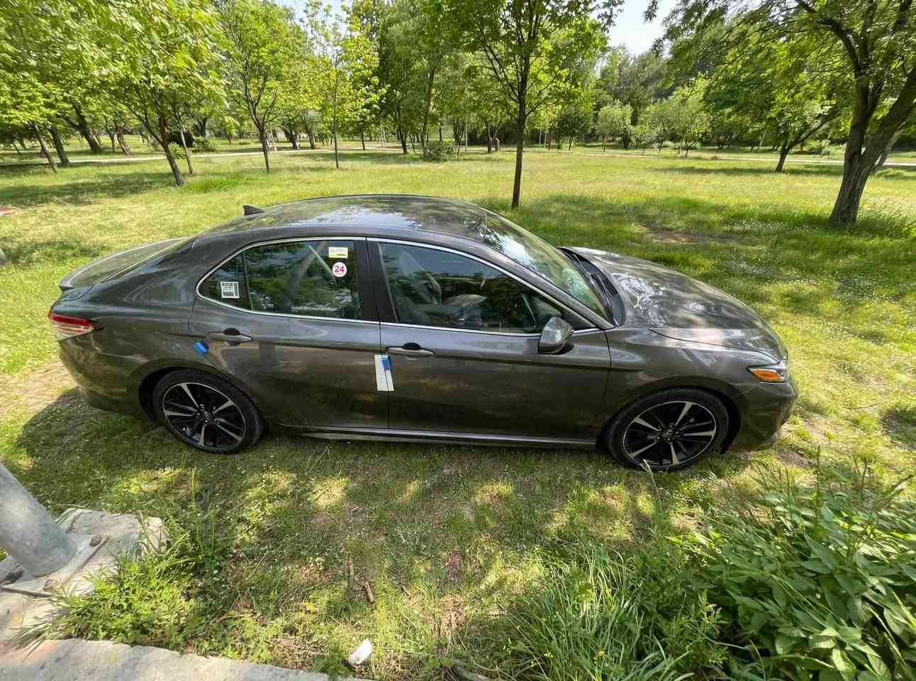 *🚗 للبيع تويوتا كامري SE موديل 2020 🚗*

*المواصفات:*
- *الموديل:* 2020 SE
- *الوارد:* أمريكي
- *الرقم:* بغداد - حر 11W 44657
- *الحادث:* جاملغ وبنيد فقط
- *المكان:* الناصرية - المركز
- *الحالة:* جاهزة من كلشي - كير - محرك - حدادية - تبريد ثلج - ما بيها أي نقص
- *السونار:* مرفق ويا الصور (فحص نضيف)

*السعر:* 135 ورقة وبيه مجال قليل 💵
*مراوس:* أراوس بــ سوناتا من موديل 2021 وفوك وتكون نضيفة

*للاستفسار:*
📞 *************

--- ناصرية, ذي قار
