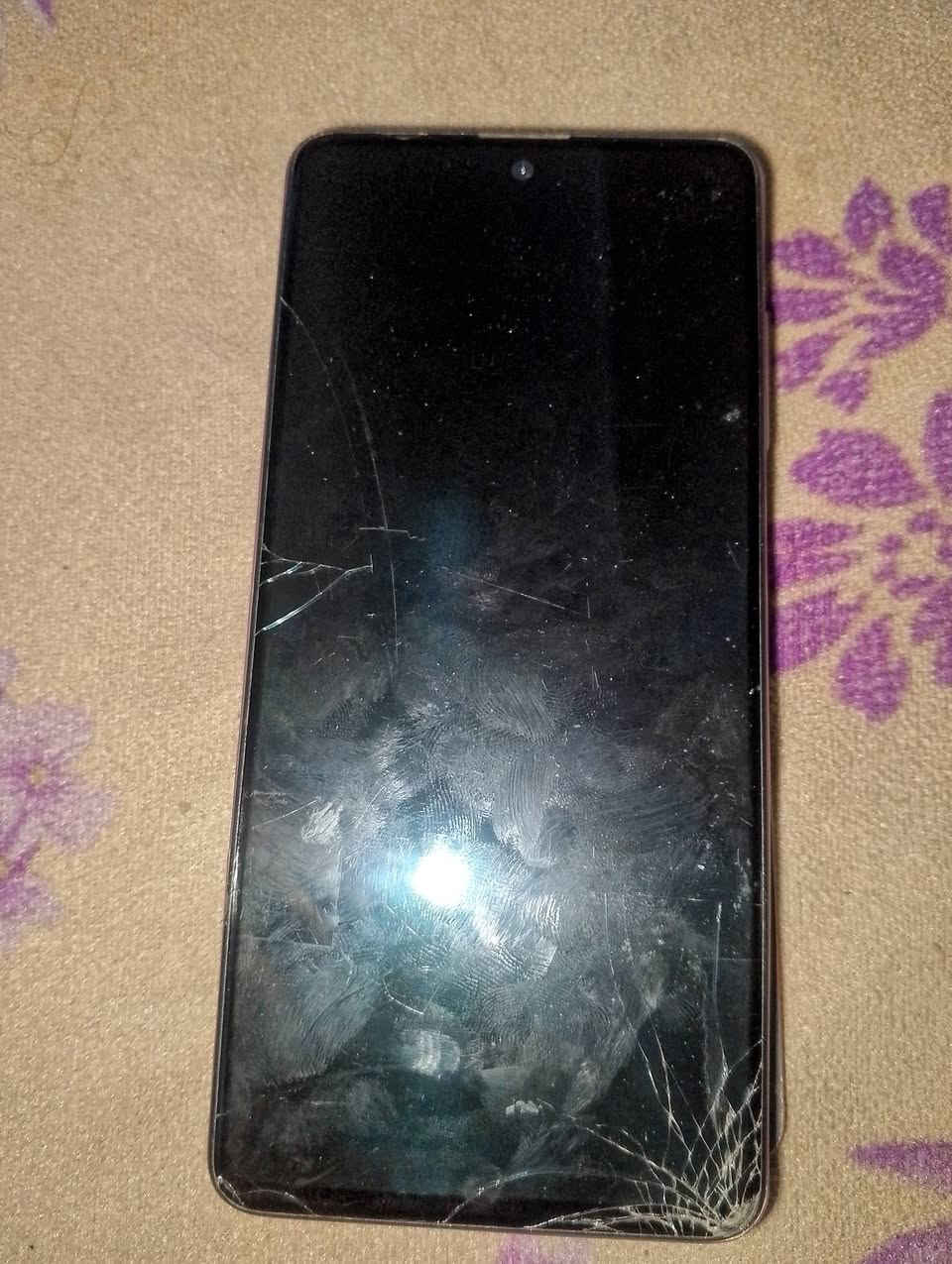 جهاز A51 ذاكره 128.ملاحضه الجهاز بطاريه صارت هيج او تركته.+ شاشه ايباد 9 علا ماعتقد شغاله مابيهه شي نطيني سعر حلو ابيعلك تحياتي رقمي. واتساب ‏‪***********‬‏
