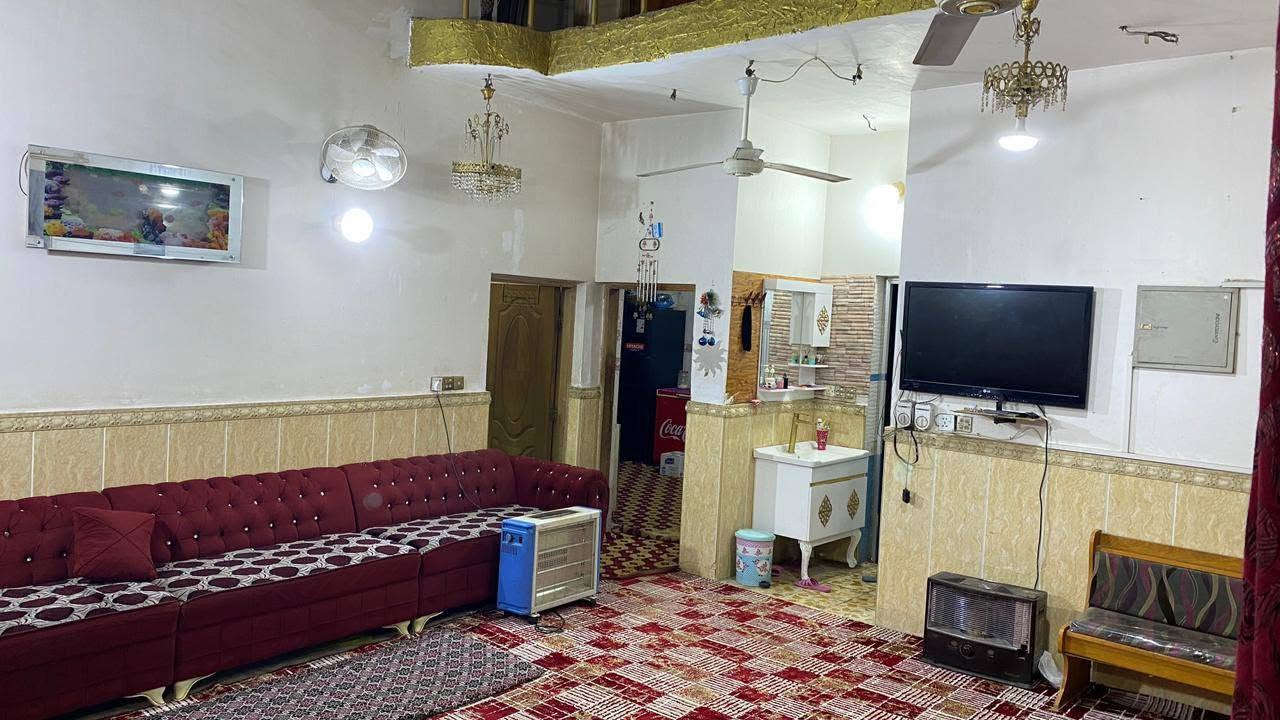 دااااار للبيع مساحه 200 متر حي ميسان قطاع 77 مقابيل مدرسة 

طابقين صب كونكريت درجه اولى 4 غرف نوم 2صاله

 استقبال مطبخ صحيات 3 السعر 255 مع المجال

 الاستفسار والاتصال *********** وات ساب مكتب الجبوري للعقار بلخدمه
