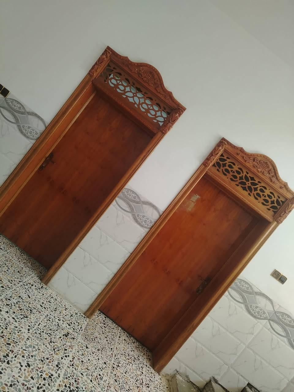 بيت البيع مساحه ٢٥٠ مكانه الكرمه شارع المصرف بصف قابله أم محمد البيت ركن طابو صرف (***********)
