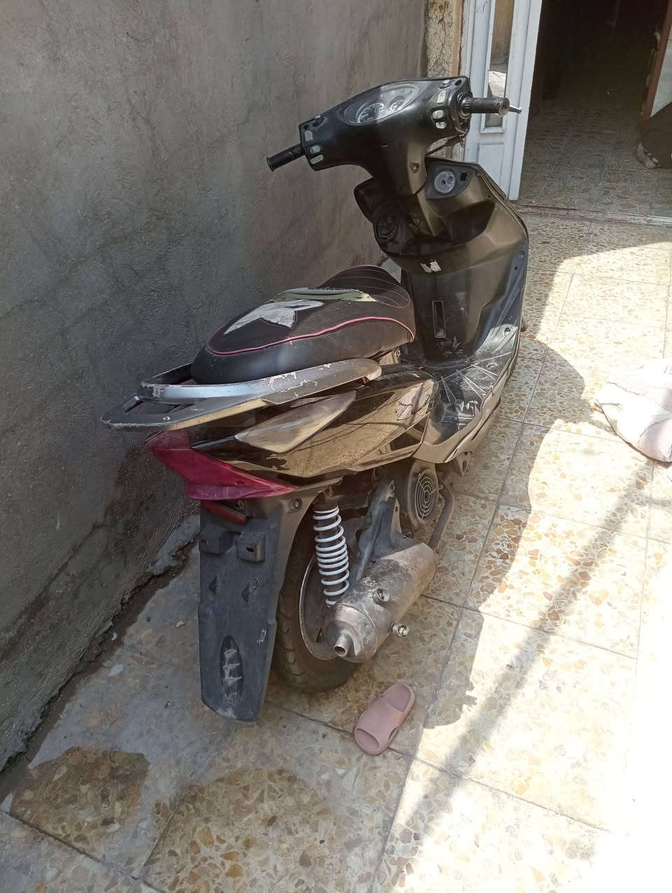 دراجه ناريه ثعلب يرادلها ضفيره وشيال بس نضيفه وناعمه 200 نهايتها حي العامل ***********
