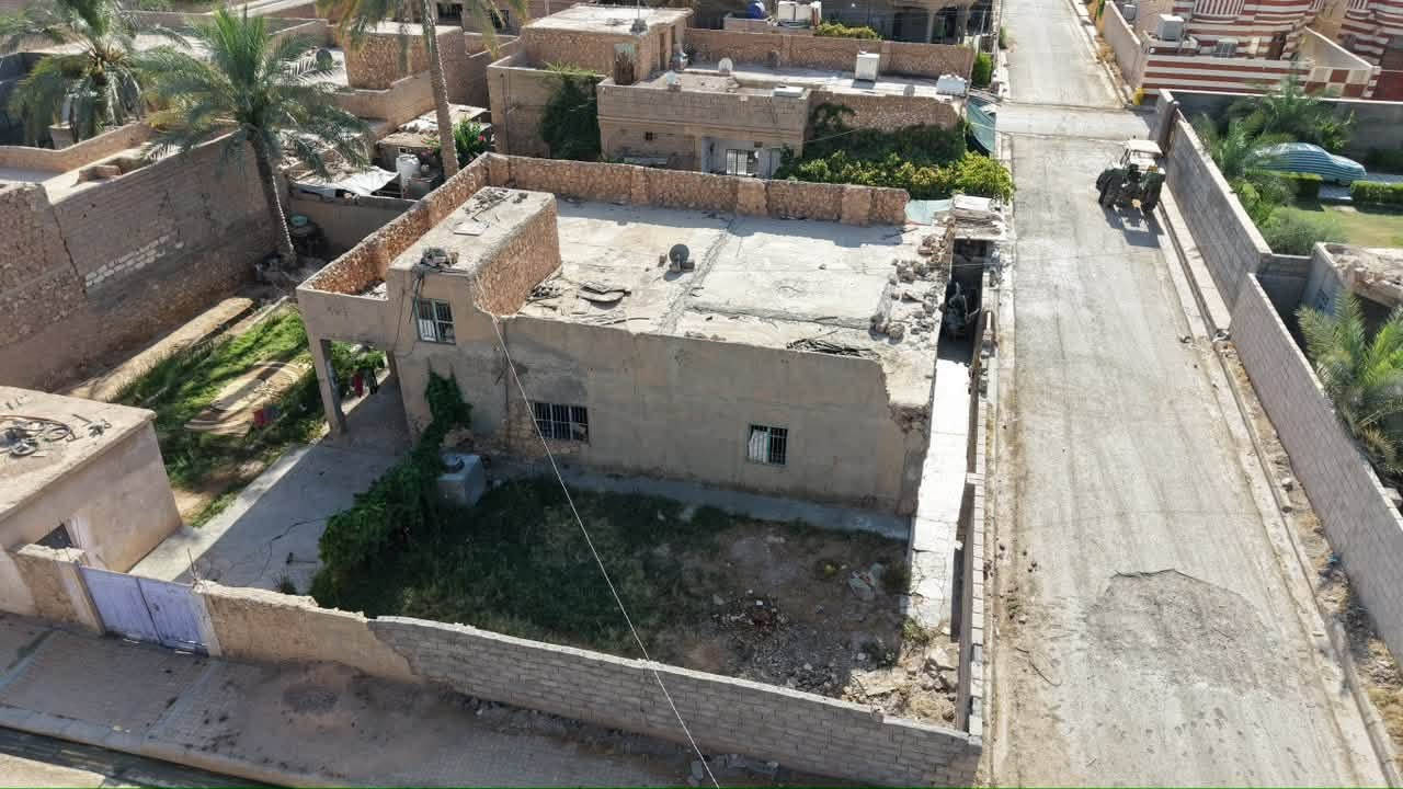 السلام عليكم بيت ركن للبيع المساحه 400 قرب مكتب أحمد رشيد السعر المطلوب 72 بي مجال بصيط ***********. مبايل باقي التفاصيل خاص

