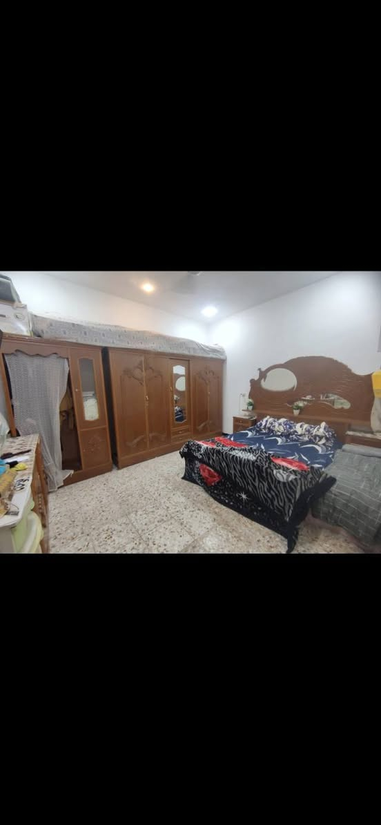 بيت للبيع  200 متر.. طابو زراعي
طابقين.. للبيع علوة الفحل قرب جسر الامام علي.ع./ شارع القاعة

شارع 10 تبليط /ماء / كهرباء / مولده/ المنطقة جدا هادئة

البناء طابوق/ الاساس صب كونكريت/ السقف صب كونكريت
سيراميك / كاشي الارضية.. 

يحتوي على.. 
غرفتين..و صالة /و استقبال/ ومطبخ / وصحيات داخلية / صحيات خارجية 

الطابق الثاني / غرفة / حمام / مخزن كبير / سطح امامي 

السعر/ 90 وبي مجال  للاستفسار ***********
