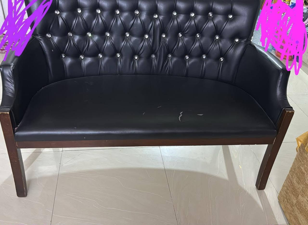 📢 للبيع أغراض منزلية مستعملة ونظيفة جدًا
للاستفسار الاتصال على الرقم ***********

