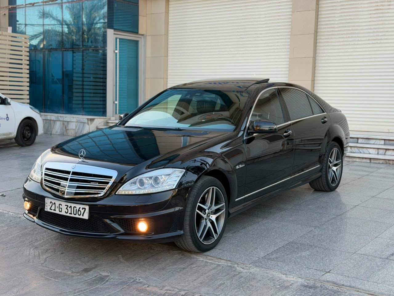 2007 S63 AMG أصل 
 مكفولة من الضربة والصبغ وبارد وشخوط   ، ماشية 96 ألف كيلو حقيقي ،  محرك 550 
السياره جديده او احلى من الصور بهواي
بوب شفط كشنات تدفئه تبريد امامي وخلفي كشن منفصل 
سياره صفر مسج ما بيها اي عطل كلشي نضيفه مال جناي 
جگات هايدروليك ، بانوراما ، بردات جانبية وخلفية  ناظور ليلي 
*********** 
مكاني بغداد السيديه
