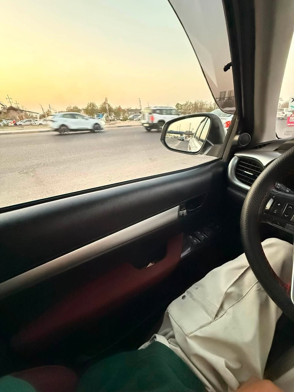 السلام عليكم
للبيع هايلوكس 2023 ناصي فول مواصفات ساز (SAS)
مكفوله كفاله عامه ماعده بارد صغير بطرف البنيد 
رقم السياره أربيل السعر 280ورقه وبيها مجال للشراي 
العنوان بصرة 
رقم الهاتف ***********
واتساب ***********
