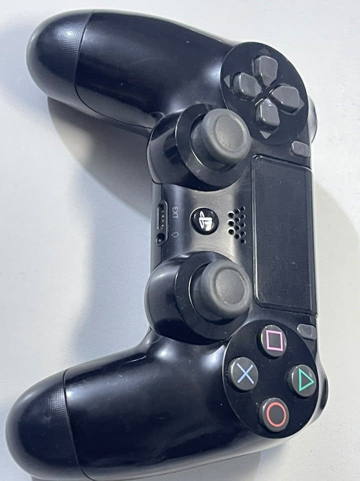 جوستك ps4 اصلي 

•ضمان ماكو اي خلل بالكير او الازرار او البطارية

السعر ٢٥ الف عنواني بغداد الشعلة ***********
