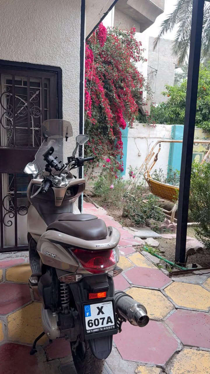 1.سلام عليكم 
2.pcxللبيع 🔥
3.الجيل الاول 🔥
4.‼️‼️الدرجة نزلناها من لرمبة ذبيناها بل بيت محد طالع بيها
5.الدراجة جديدة بمعنى الكلمة كلش كلش جديدة برغي ممفتوح بيها تخبل والدراجة احلى من لصور بهواي🔥
6.بيها تزويد اجة من ليابان صالنصة رياضي ستيل اصلي وبعد بيها 🔥🔥
7.الدراجة ماشية ١٥ ألف 🔥
8.السعر:18ورقة وبيها مجال 
9.لل استفسار***********
