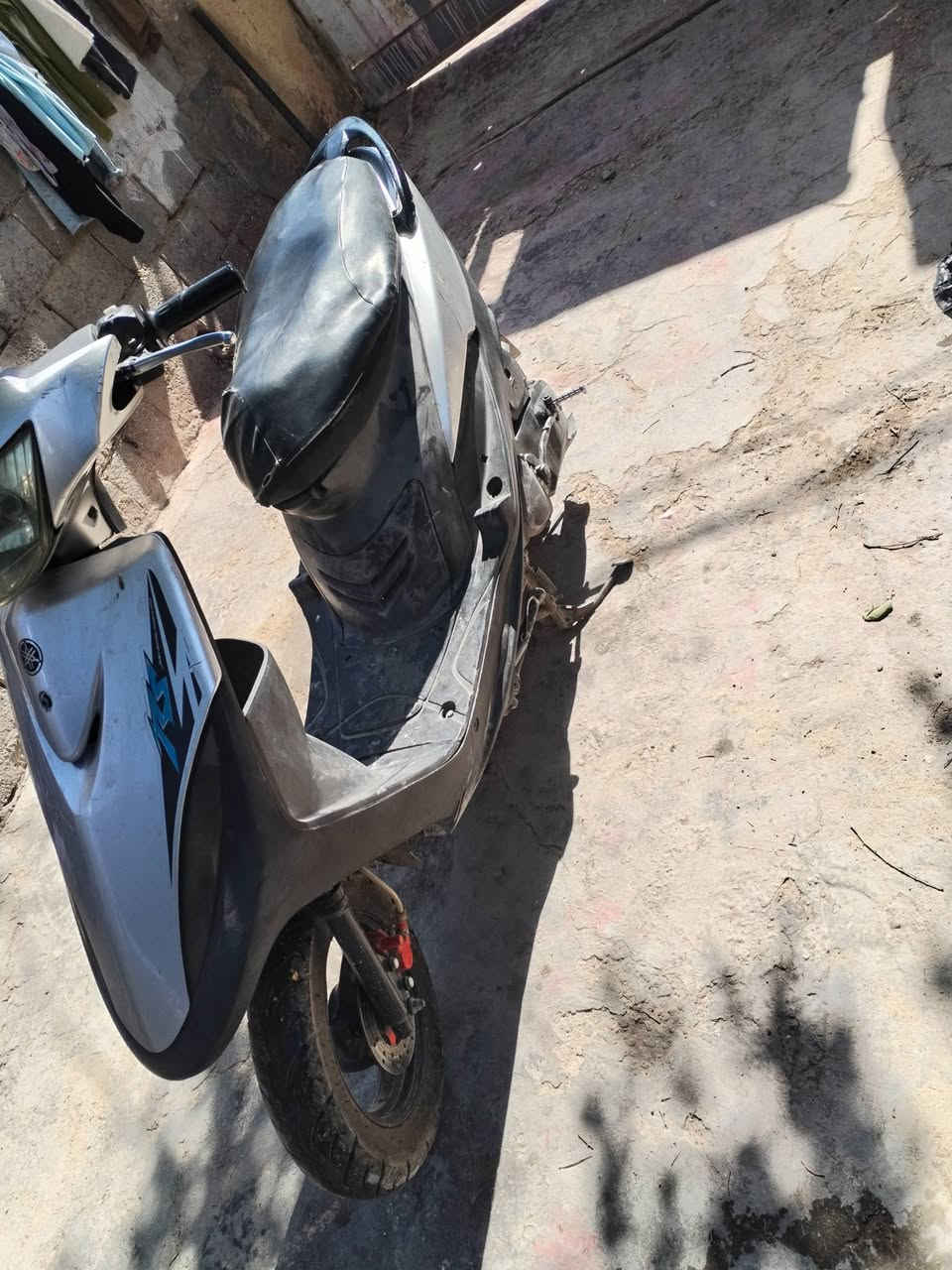 سلام عليكم دراجه ماكس للبيع دراجه بلاديه مكاني كربلاء الطاقه حي القادسيه 300 وبيها مجال ***********
