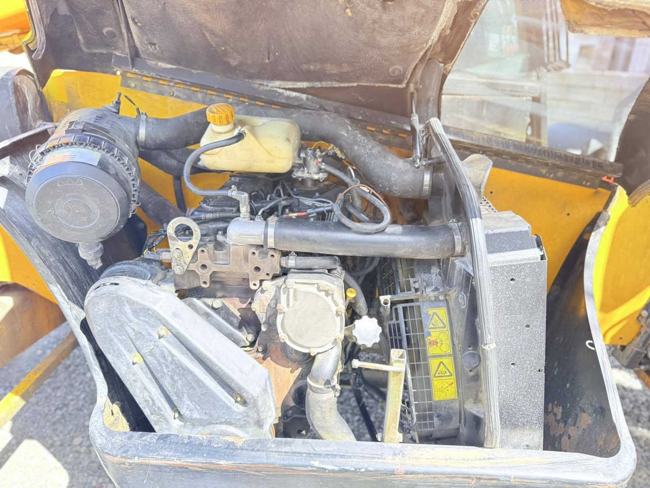بسم اللە الرحمن الرحیم
Jcb مۆدێلی 2004بۆ فرۆشتن
دوازدە مەتر و نیو
بۆ زانیاری زیاتر پەیوەندی بەم ژمارەیە بکەن
***********
