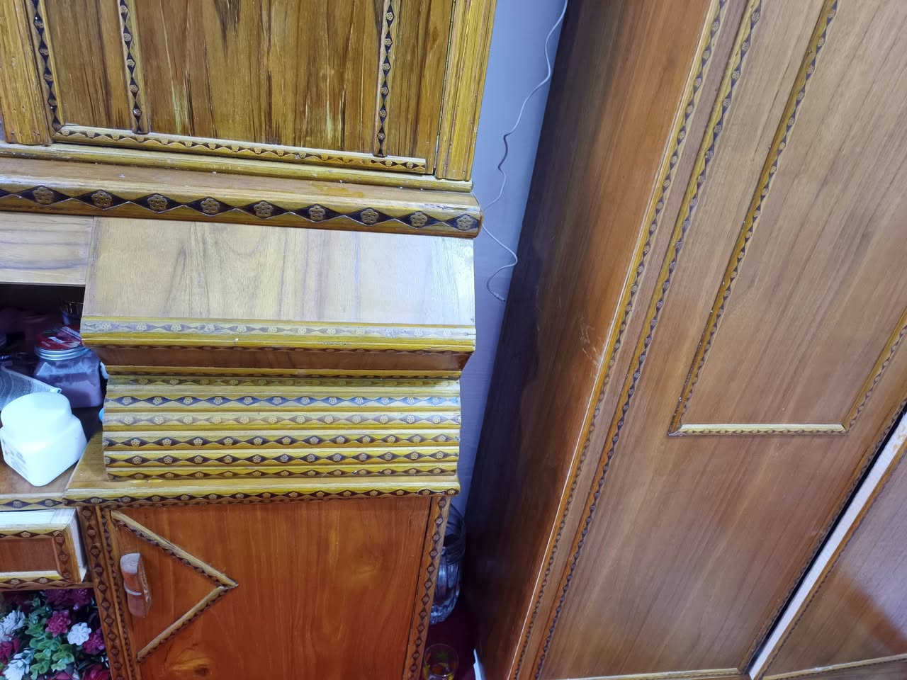 للبيع غرفه كامله خشاب عراقي نظافته95٪ السعر خاص
***********
***********
