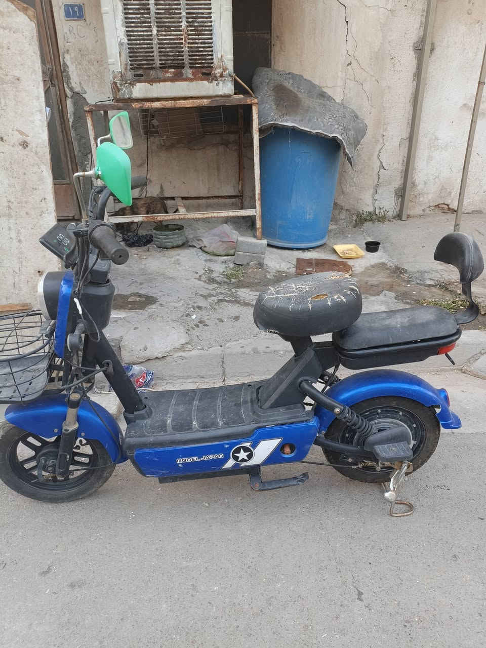 دراجه حجم 10 سعرها ب 170,000 اربع بطاريات مستعمله /رقم الهاتف***********/بغداد منطقه الاعظميه
