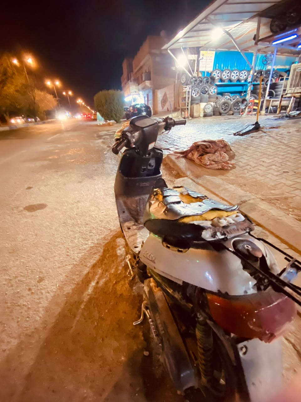 بسبب الوعود الكاذبه تم إعاده النشر بطة موديل 99 مجفته مره وحده تجفيت ممتاز كفرات بلاديه كلشي بيها بلادي جوزة (قفل ستيرن +قفل جنطه) نواقصها فقط (صفاحيات وباتري وكلوب)
*********** موجود واتساب
