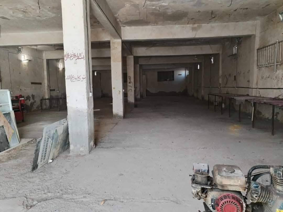 🏭 شركة صناعية لانتاج الالمنيوم والحديد /
للبيع مع الموقع 📍 العنوان: الإسكندرية – الحصوة – المنطقة الصناعية – خلف معمل ثلج الحصوة. 🚗 تبعد حوالي 30 دقيقة فقط عن طريق الدورة السريع الجديد.
المواصفات: ✅ طابو صناعي رسمي. ✅ مساحة الأرض: 15 × 60 متر. ✅ قاعة كونكريت جاهزة: 15 × 30 متر. ✅ ارتفاع القاعة: 4.25 متر. ✅ تحويل مباشر ورسمي من: • التنمية الصناعية • دائرة الشركات • اتحاد الصناعات • البلدية
💰 إيجار البلدية السنوي: 650 ألف دينار فقط.
💵 السعر: 110 مليون دينار عراقي فقط.
⭐ فرصة مناسبة للمعامل، المخازن، الورش، المشاريع الصناعية والاستثمار طويل الأمد. ⭐ موقع حيوي داخل المنطقة الصناعية مع سهولة الوصول والخدمات.
📞 للاستفسار والمعاينة والتفاوض، تواصل الآن واتساب //*********** ✅ الفرص المميزة لا تبقى متاحة طويلاً... احجز استثمارك قبل فوات الأوان!

