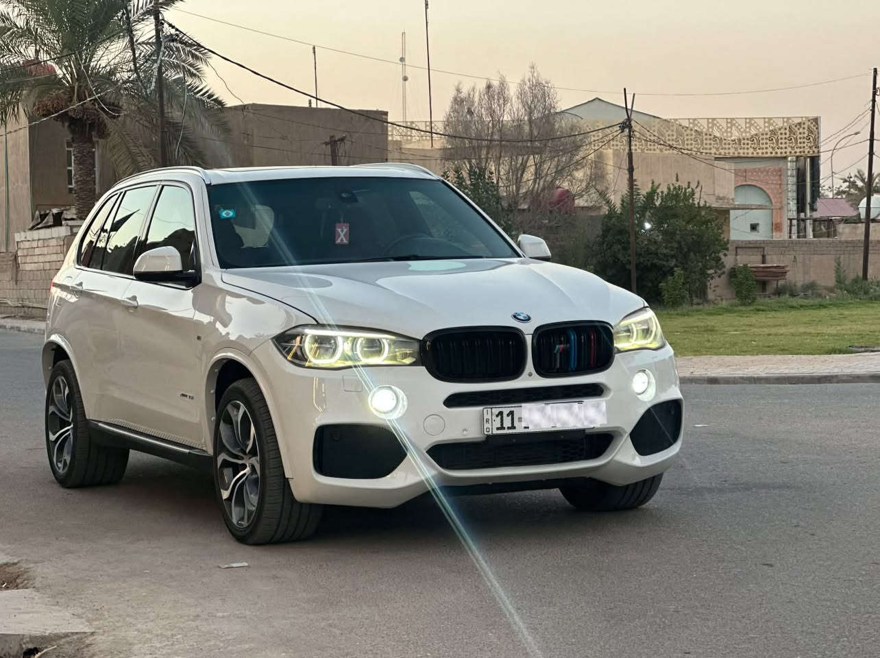 BMW X5 ام بكج 
موديل 2014 
((.       رقم مميز        )) 
خليجيه وكالة    
فول مواصفات اعلى 
مواصفات بالX5 

محرك ٦ سلندر تون تيربو (المرغوب)
كشنات مساج 
تدئفه تبريد كشن اربع ابواب بصمه 
ابواب وجنطه شفط 
مرايه عاكسه للضوء وشفط وقلاب عند الرجوع
داتاشو 
نفكيشن 
ميموري كشن 
لايت زنون متحرك مع الستيرنك 
ويل كل رياضي تو سايز
بدي كت رياضي 
٥ كامرات 
حساس امامي خلفي
ستيرنك هزاز  
تدفئة وتبريد ستيرنك
 لايت داينمك متحرك 
انارة محيطية ترحيب
حساس امطار 
اوتو ستوب
5 وضعيات قيادة
ويل كب رياضي مع
تاير تو سايز رن فلات
مع رادار امامي وجانبي
نضام تثبيت السائق
انارة داخلية 
٤ وضعيات قياده
سلايد روفر فتحتين
بردات جانبية 
احزمة كهربائية 
تخشيب صاج داخلي مع فورميكا
كشنات رياضية
ماشية 134 الف ميل قابل للزياده

السعر 270 مع الرقم المميز  

***********      (. للتواصل واتساب فقط  )
