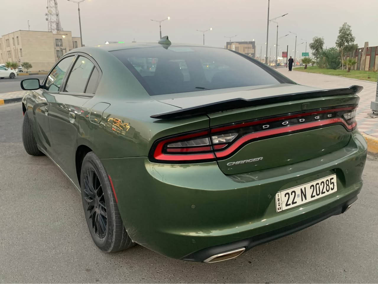 جارجر لون زيتوني sxt مديل 2023 حادث جانبي بابين نفس الون والجاملق الخلفي مصبوغ 
ماشيه km20 الف كيلو 
رقم اربيل بسمي السياره 
 كلشي على وضع الشركه
السعر 211$ وبيها مجال 
واتساب *********** البصرة, العراق
