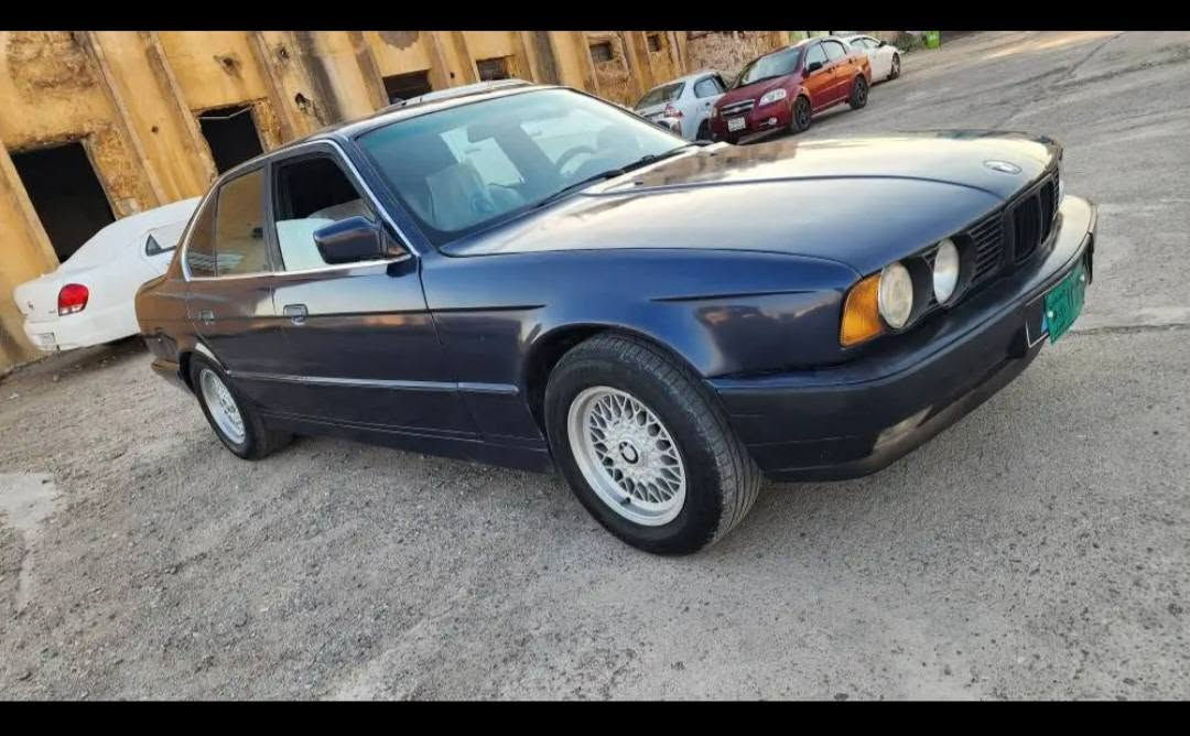 قوفلي 33ورقه تحويل وكاله شه رت
Bmwمؤديل 1993
525تؤماتيك فوله به س سيلايت نيه تحويل وكاله شه رت بئش و باش كه بس جوار تايه ويل نوئ ته قه و ره قه به شه رت كئر مكينه كاربايي به شه رت 
سحري 33ورقه قوفلي شوين روفيا بؤ معامله تيل مه كه سحر بلاش بلاش داناوه☎️*********** أربيل, العراق
