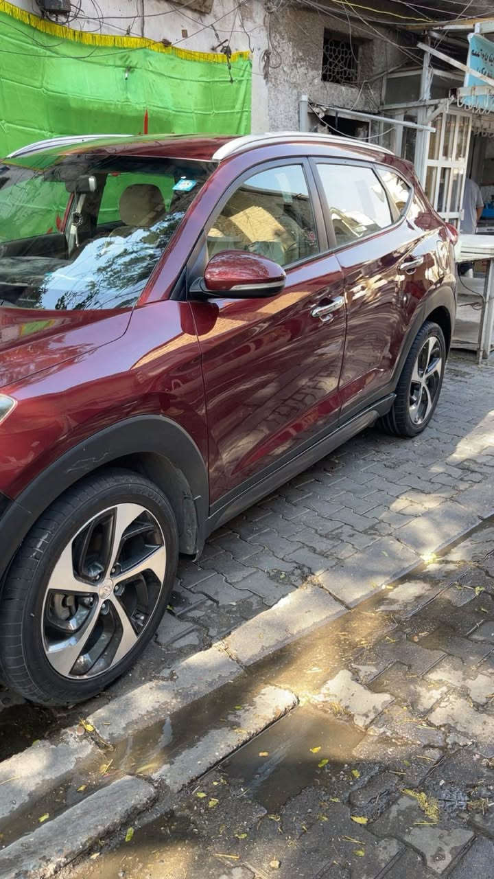 توسان أمريكي 1600تيربوً موديل 16 بيها قطعتين خلفيه رقم بغداد مداور مباشر كير مكينه تبريد تدفئه شاشه وكامره دواره تخم تاير نص عمر باتري جديد سياره حلوه أمانة الله *********** عنوان بغداد الكفاح سعر 130 بي مجال بغداد, العراق
