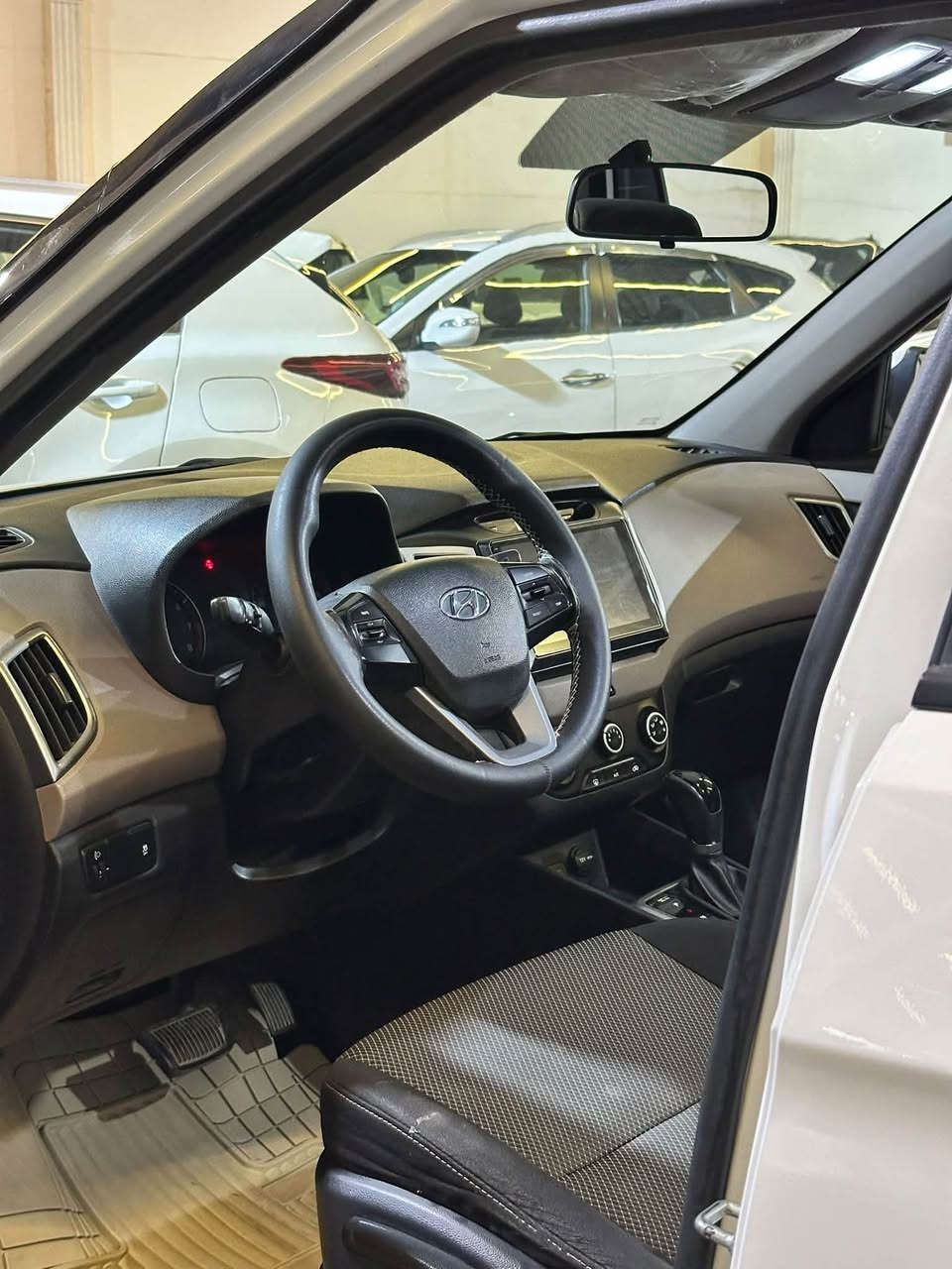 السلام عليكم

للبيع هونداي كريتا 
موديل 2018
خليجي 
سيارة بدون صبغ 
بدون بارد 
مواصفات 
قطعتين تبريد 
مكينة 1600 
كشن مخمل
سيارة بأسمي
رقم انكليزي 
السعر 128$
***********
