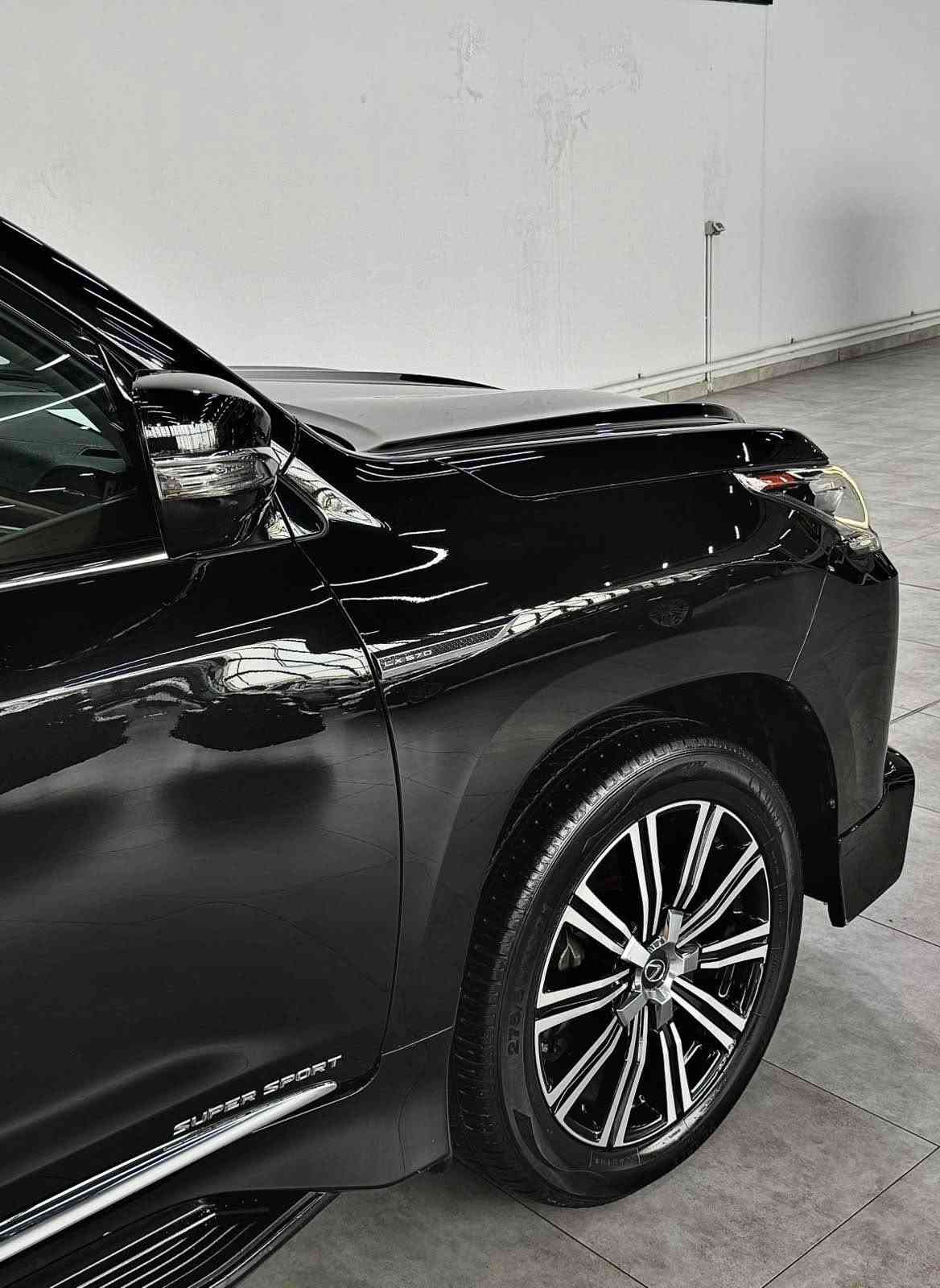 لكزس LX570 • ٢٠١٩ • ٦٨ ألف كم