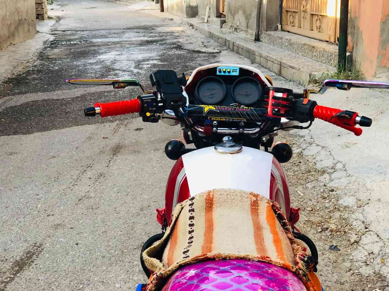 دراجه ديوان البيع دراجه حلوه ومامشيه هواي داجه كامله مكمله شوفت عينكم 
مو شراي لا يكسر بل سعر 🏍️
دراجه خير من الله   
مرقم ديالى بسمي 
موديل 2023 
عنوان ناحيه العباره
رقم /***********
السعر /مليونين 350 وبيه مجال حك جيه
