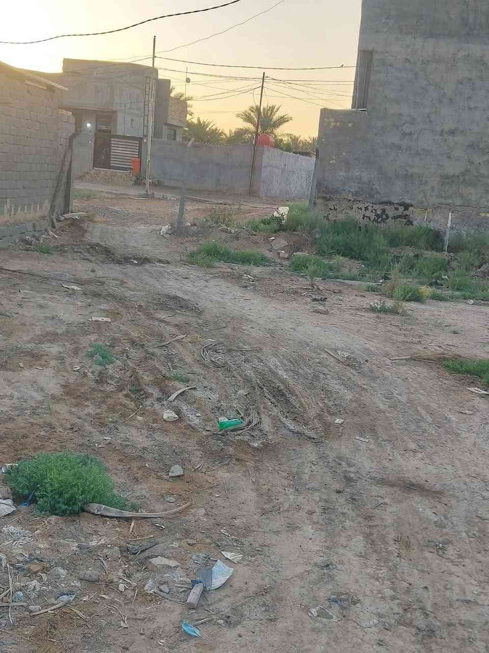 قطعه ارض للبيع مساحه ٣٠٠متر طابو زراعي سند٢٥ القطعه داخل حي سكني خدمات كامله ماء اسأله كهرباء ظفيرة انترنيت ضؤي العنوان الحله ورديه سيف سعد مقابل معمل ابو كيره 
*********** حلة, بابل
