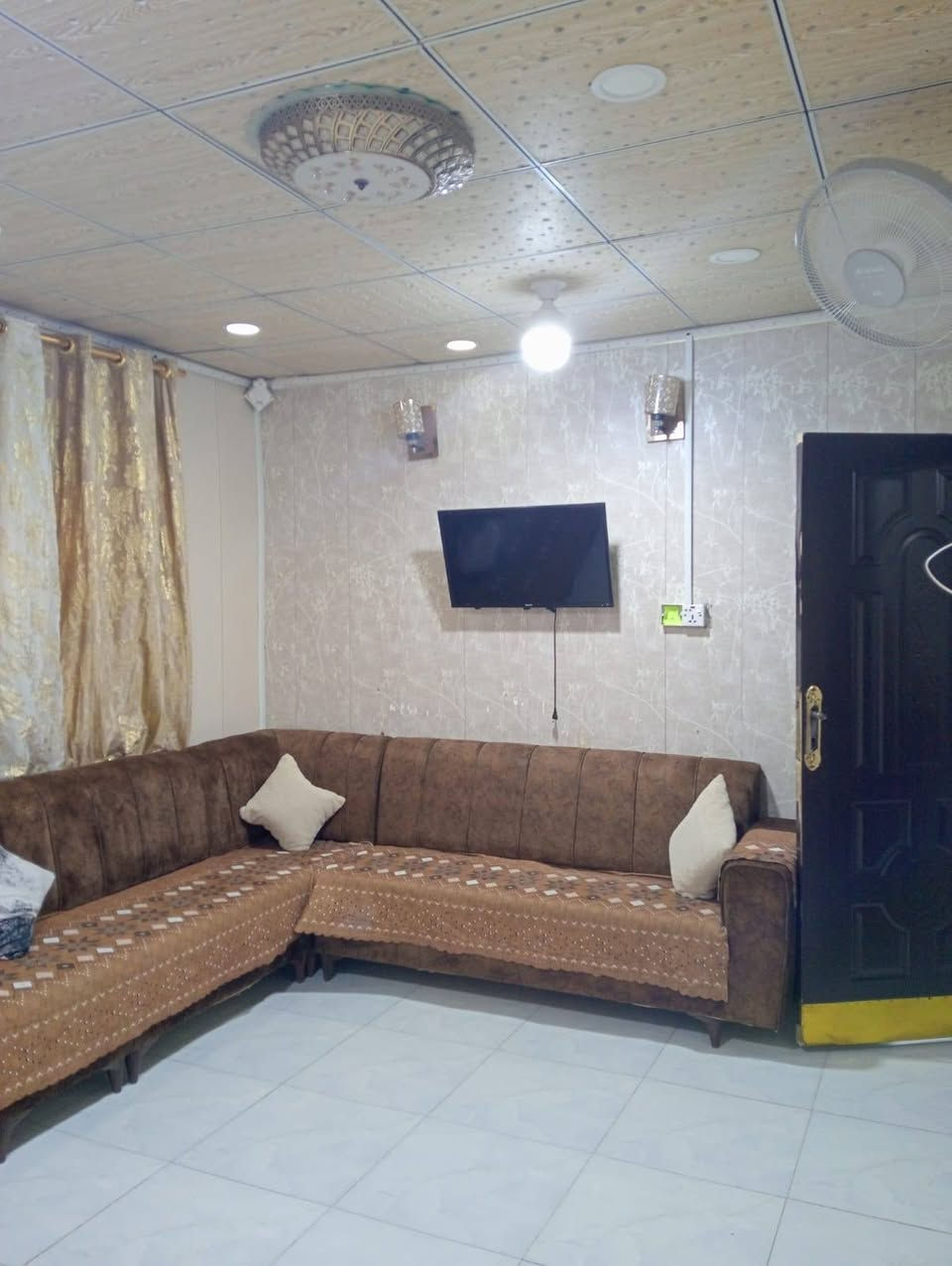 دار للبيع طابو صرف المساحه١٠٠ متر شارع الكوفه القديم خلف الطاقه الكهرباء للاستفسار الاتصال على الرقم ***********
