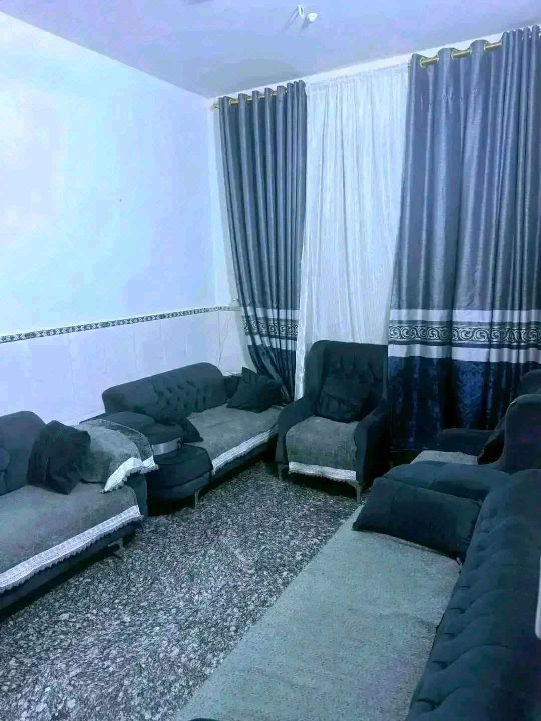 للبيع مساحة 125 
4 غرف نوم الواجهة 6 وربع 
السعر 260 وبي  مجال 
طابو صرف سكني 
العنوان الكرخ الاعلام قرب جامع السجاد
الاستفسار الاتصال على حليم   ***********
