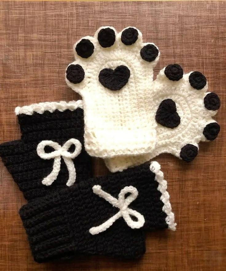 🧶✨ كفوف كروشيه ناعمة وأنيقة ✨🧶

للبنات والشابات 💕
تصميم أنيق ودافئ، ومناسب للشتاء ❄️🤍
ومزينة بتفاصيل الدانتيل والفيونكة 🎀

🧤 حياكة يدوية وبذوق حسب الطلب
🎨 ممكن تنفيذها بألوان مختلفة حسب رغبتچ
💌 للطلب والاستفسار راسلونا خاص

لا تفوتچ هالقطعة الحلوة، اختاري لونچ واطلبيها من هسه 🤍🧶

📍 النجف الأشرف
