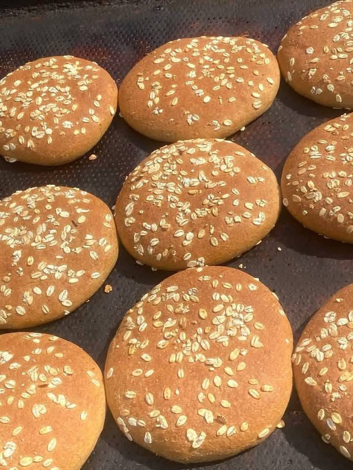 مخبوزات • صمون كهربائي • لحم بعجين
