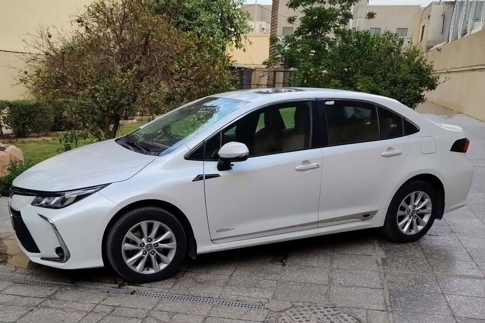 تويوتا كورلا للبيع ٢٠٢٣ بغداد ساس مكفوله ماشيه ٥٤٠٠٠ كم  للاستفسار الاتصال على الرقم *********** مكان السيارة بغداد زعفرانية

